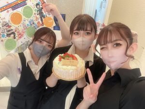 スタッフの誕生日をお祝いしました★