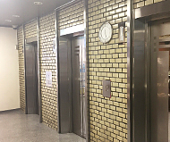 京都証券ビルのエレベーター