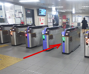 阪急西院駅の西口改札