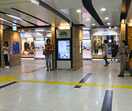 阪神三宮駅(西改札口)